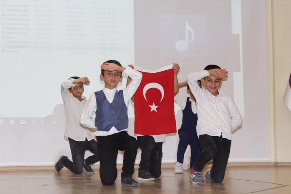 RENKLİ GÖRÜNTÜLER OLUŞTURDULAR