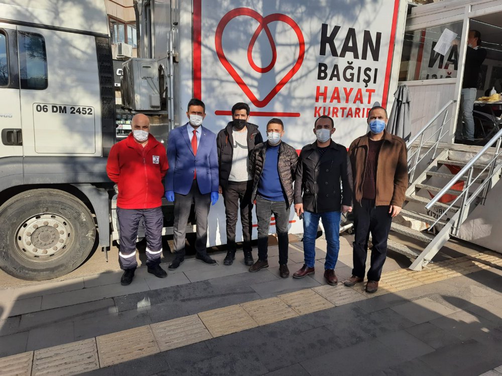 GAZETECİLERDEN KAN BAĞIŞINA DESTEK