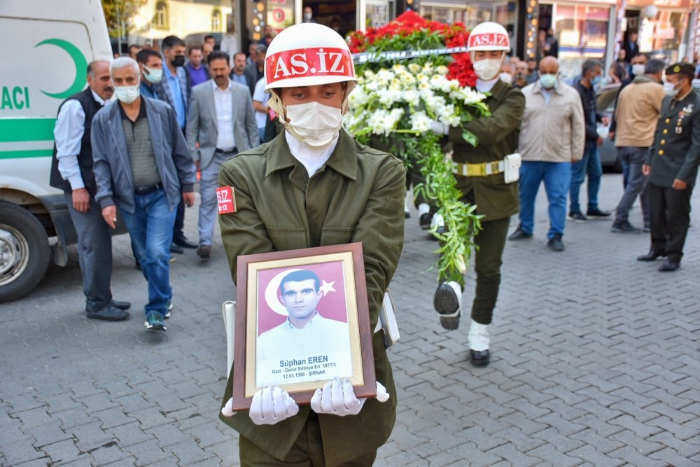 GÖZYAŞLARIYLA SON YOLCULUĞUNA UĞURLANDI