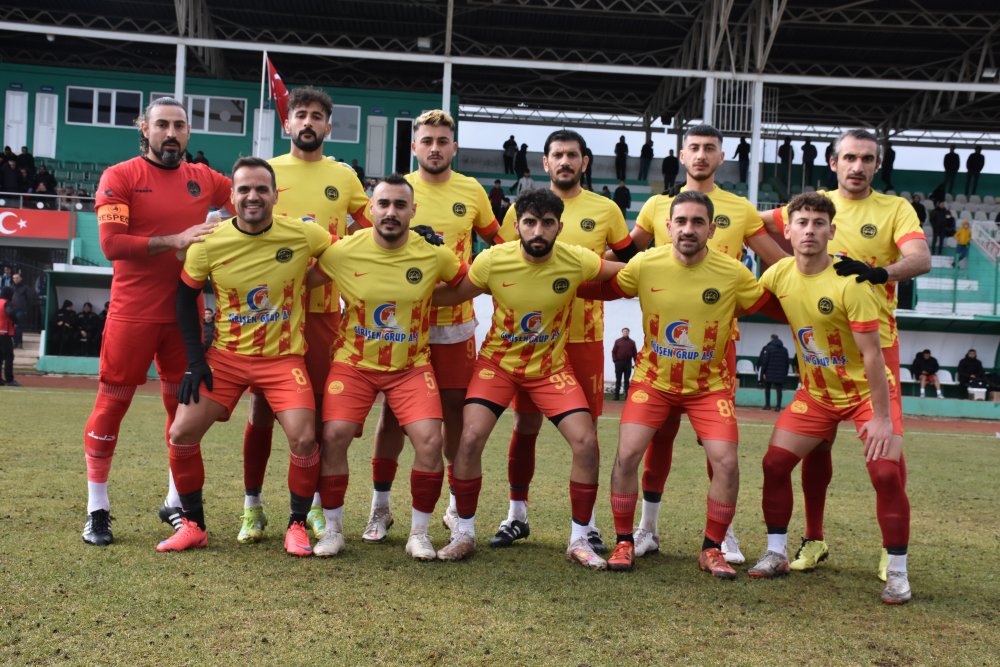 GENÇ MURATSPOR:1 HAKEMLER:1