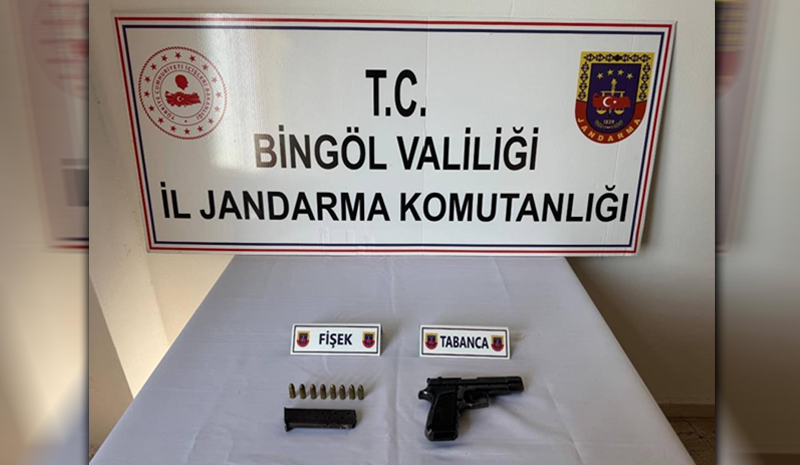 RUHSATSIZ SİLAH VE UYUŞTURUCU ELE GEÇİRİLDİ