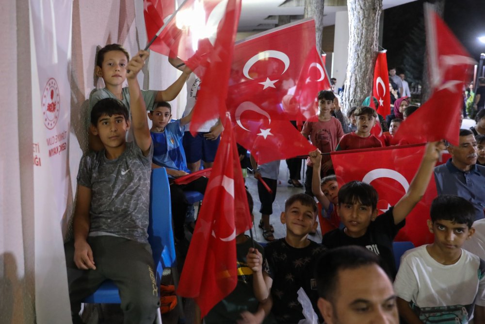 ŞEHİTLER İÇİN TEK YÜREK OLDULAR