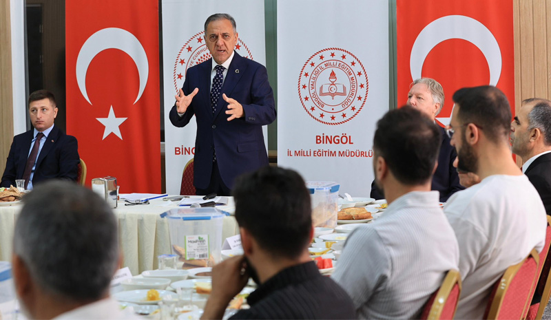 VALİ USTA  EGİTİMDE BÜYÜK HAMLE BAŞLADI