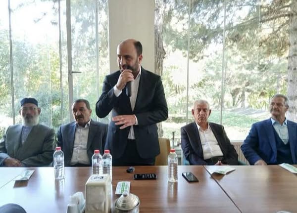 İBRAHİM ATAOĞLU..HER ŞEY BARIŞ LA  TAÇLANMALI