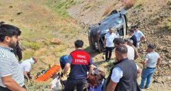 ARAÇ ŞARAMPOLE  UÇTU   5 YARALI