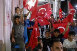 ŞEHİTLER İÇİN TEK YÜREK OLDULAR