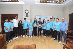KAYMAKAM   GÜZEL  ŞAMPİYONLARI   AĞIRLADI
