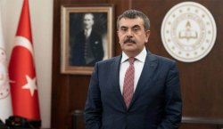 OKULLARDA TEK TİP KIYAFET DÖNEMİ YENİDEN BAŞLIYOR