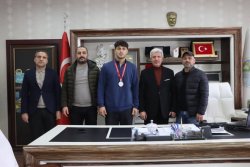 BÖLGE ŞAMPİYONU HAMZA KARA`DAN BAŞKAN TARTAR`A  ZİYARET