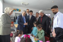 VALİ ÇELİK  GENÇ`TE ÇOCUK ŞENLİĞİ ETKİNLİĞİNE KATILDI